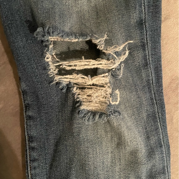 J Brand Cropped Distressed Jeans in Fury - size 29 - Picture 8 of 9